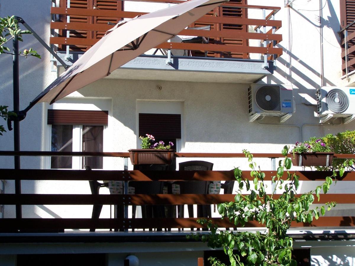 Apartments Sestan Novalja Exterior foto